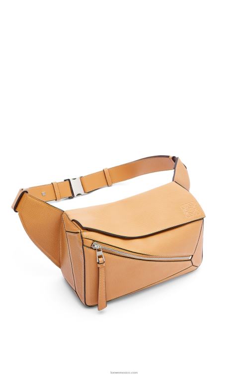 cálido desierto riñonera puzzle pequeña de piel de becerro rombos Loewe R8J8Z569 hombres