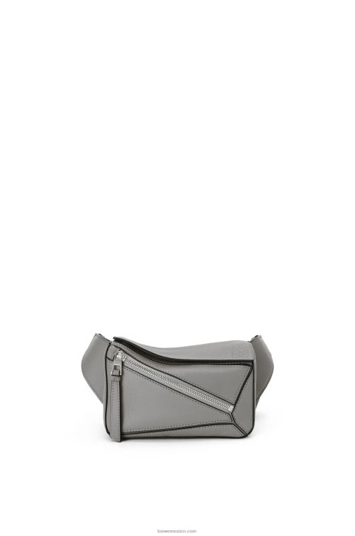 gris asfalto Riñonera mini puzzle de piel de becerro clásica Loewe R8J8Z570 hombres