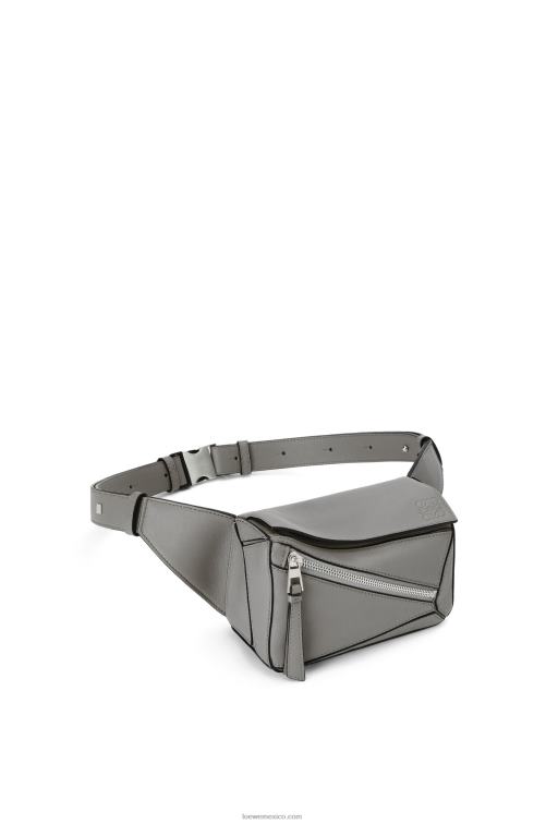 gris asfalto Riñonera mini puzzle de piel de becerro clásica Loewe R8J8Z570 hombres