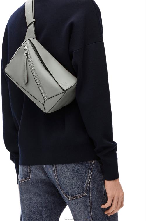 gris asfalto riñonera puzzle pequeña de piel de becerro clásica Loewe R8J8Z565 hombres