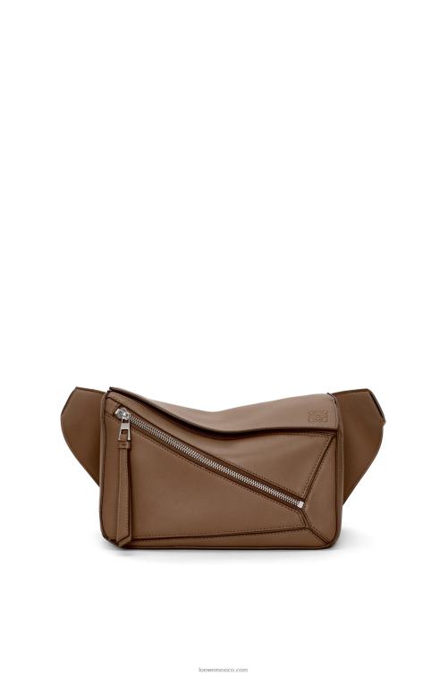 marrón invierno riñonera puzzle pequeña de piel de becerro clásica Loewe R8J8Z564 hombres