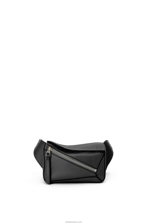 negro Riñonera mini puzzle de piel de becerro clásica Loewe R8J8Z279 hombres