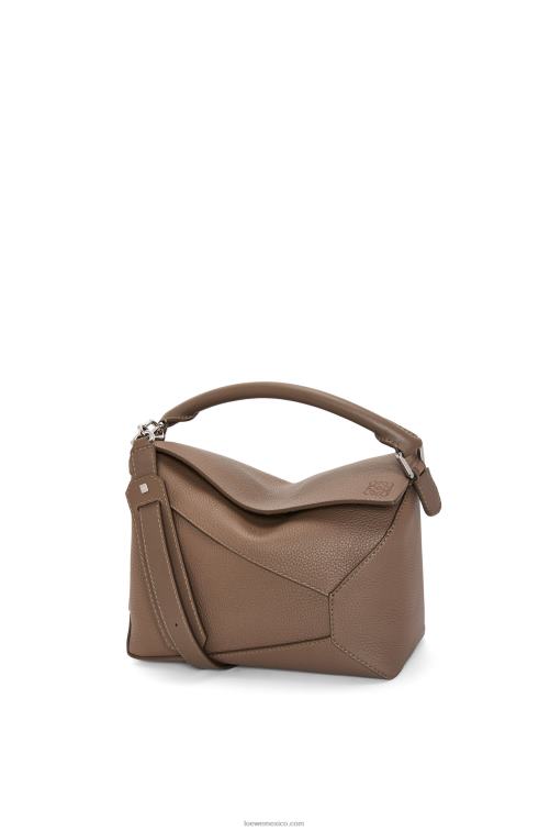 tundra bolso puzzle edge de piel de becerro granulada Loewe R8J8Z541 hombres