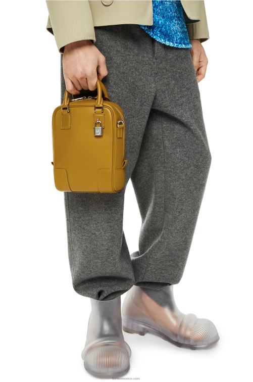 ocre amazona 15 de piel de becerro napa Loewe R8J8Z175 hombres