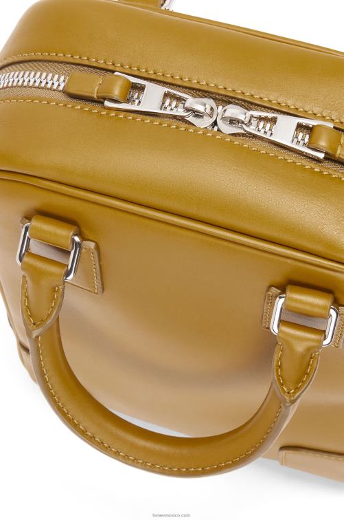 ocre amazona 15 de piel de becerro napa Loewe R8J8Z175 hombres