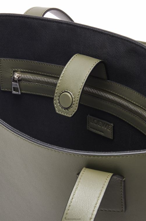 verde caqui bolso tote horizontal con hebilla en piel de becerro clásica Loewe R8J8Z180 hombres