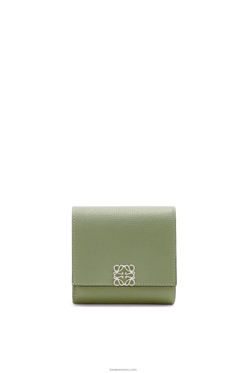 Romero cartera compacta con solapa anagram de piel de becerro granulada Loewe R8J8Z1248 mujer