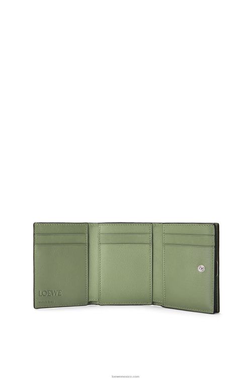 Romero cartera triple con anagrama de piel de becerro granulada Loewe R8J8Z1247 mujer