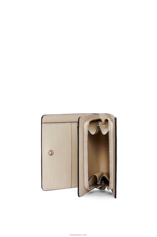 amarillo lima/avena claro cartera puzzle compacta con cremallera en piel de becerro clásica Loewe R8J8Z1262 mujer