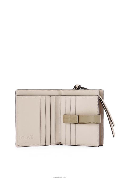 amarillo/verde arcilla cartera compacta con cremallera de suave piel de becerro granulada Loewe R8J8Z1308 mujer