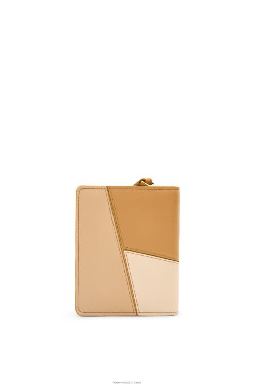 angora/beige empolvado cartera puzzle compacta con cremallera en piel de becerro clásica Loewe R8J8Z1212 mujer