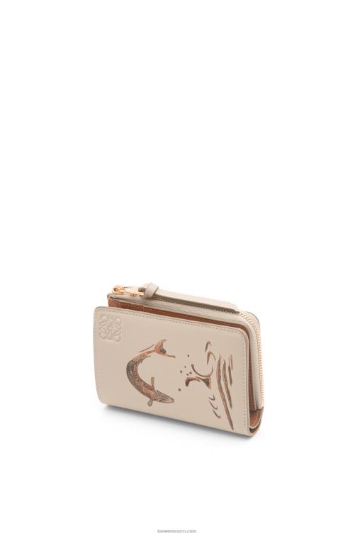 avena ligera Cartera fina Fish con cremallera en piel de becerro clásica Loewe R8J8Z1302 mujer