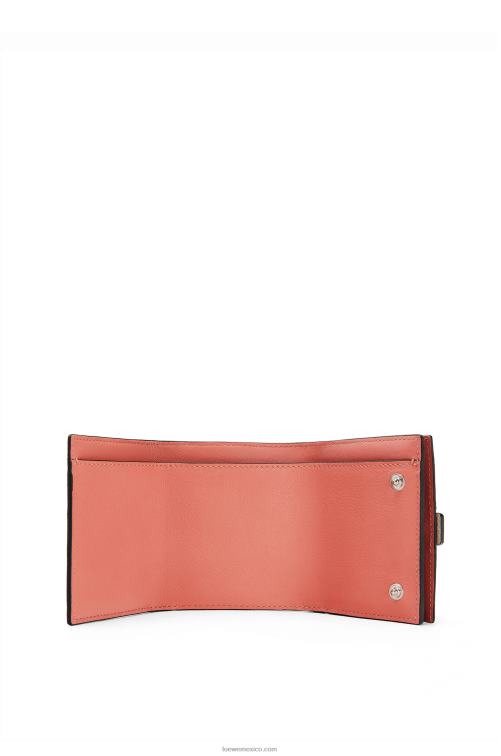 avena ligera/miel cartera de tres pliegues en suave piel de becerro granulada Loewe R8J8Z1315 mujer