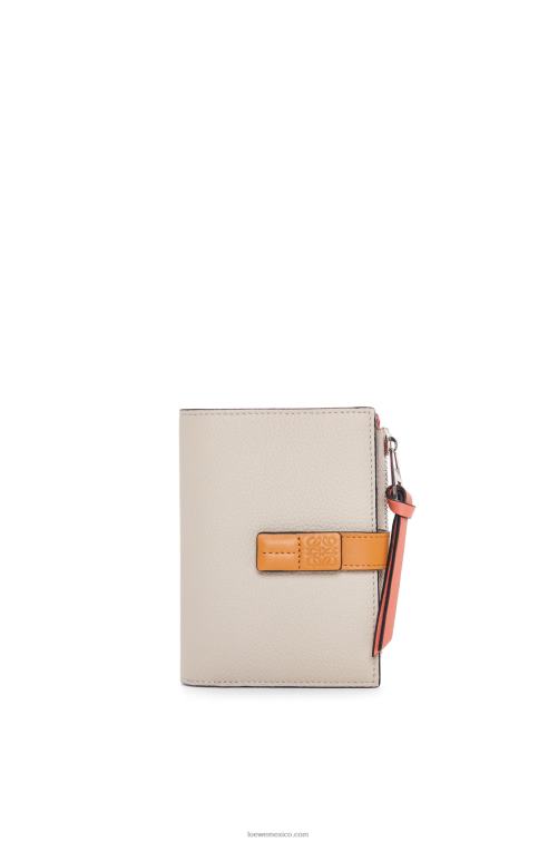 avena ligera/miel cartera plegable fina con cremallera de piel de becerro granulada suave Loewe R8J8Z1220 mujer