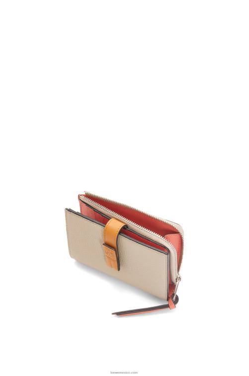 avena ligera/miel cartera plegable fina con cremallera de piel de becerro granulada suave Loewe R8J8Z1220 mujer