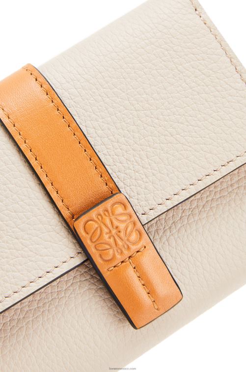 avena ligera/miel cartera vertical pequeña de piel de becerro granulada suave Loewe R8J8Z1221 mujer