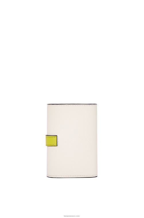 blanco suave/amarillo lima cartera vertical pequeña de piel de becerro granulada suave Loewe R8J8Z1228 mujer
