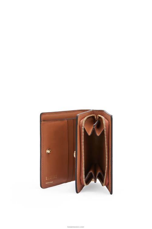 broncearse cartera con cremallera repeat compact de piel de becerro de seda grabada Loewe R8J8Z1281 mujer