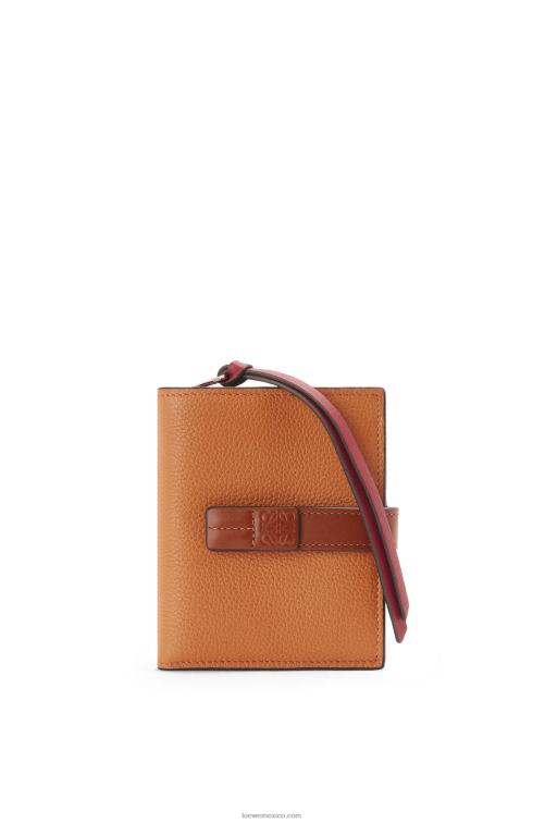 caramelo claro/pacana cartera compacta con cremallera de suave piel de becerro granulada Loewe R8J8Z1257 mujer