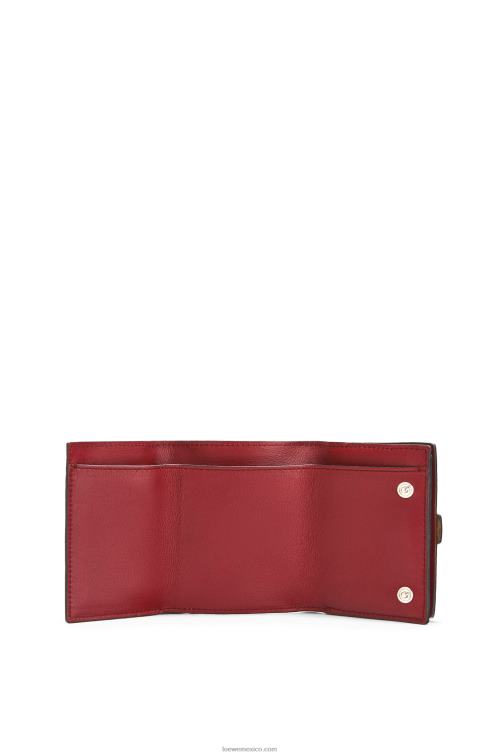caramelo claro/pacana cartera de tres pliegues en suave piel de becerro granulada Loewe R8J8Z1316 mujer
