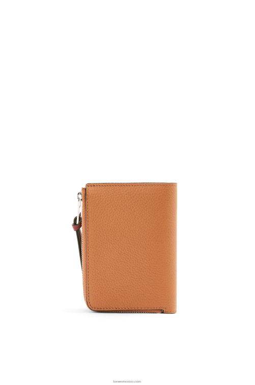 caramelo claro/pacana cartera plegable fina con cremallera de piel de becerro granulada suave Loewe R8J8Z1255 mujer