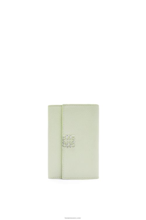 celadón claro Cartera vertical pequeña Anagram de piel de becerro granulada Loewe R8J8Z1234 mujer