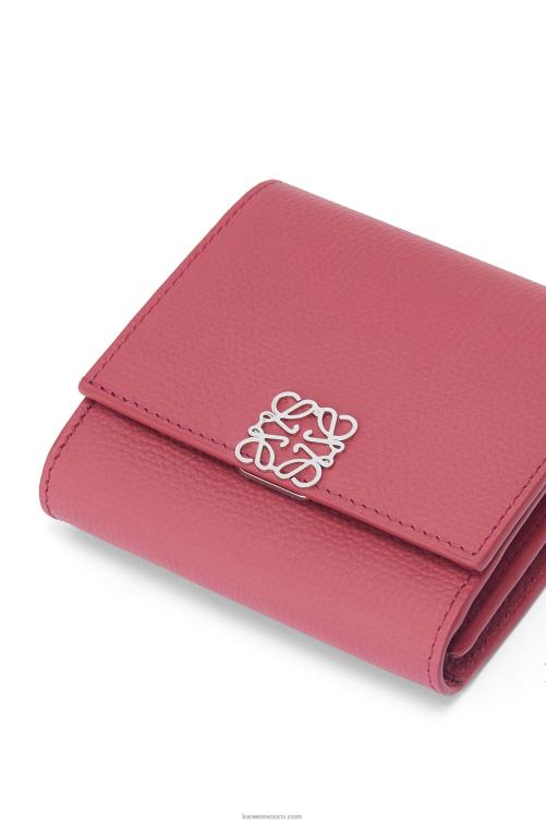 ciruela cartera compacta con solapa anagram de piel de becerro granulada Loewe R8J8Z1239 mujer