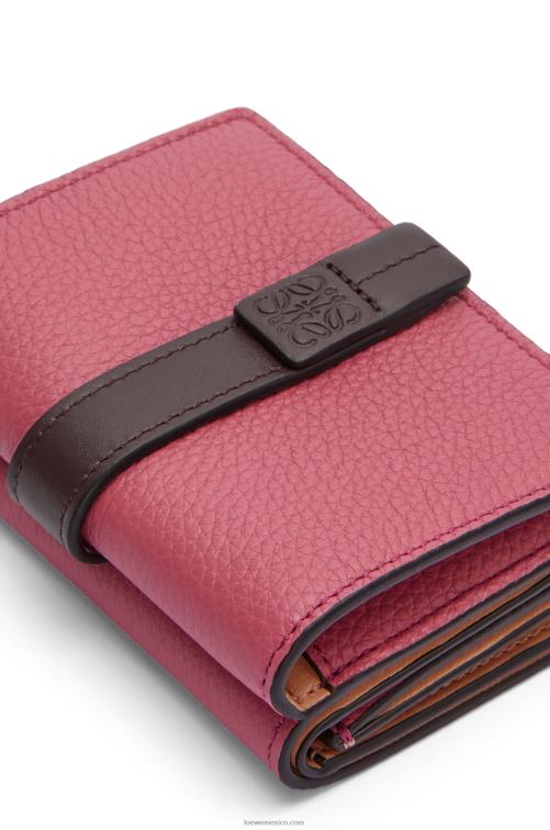 ciruela/chocolate cartera de tres pliegues en suave piel de becerro granulada Loewe R8J8Z1241 mujer