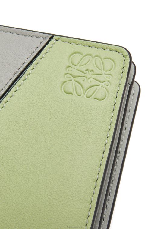 gris ceniza/celadón claro cartera puzzle compacta con cremallera en piel de becerro clásica Loewe R8J8Z1261 mujer