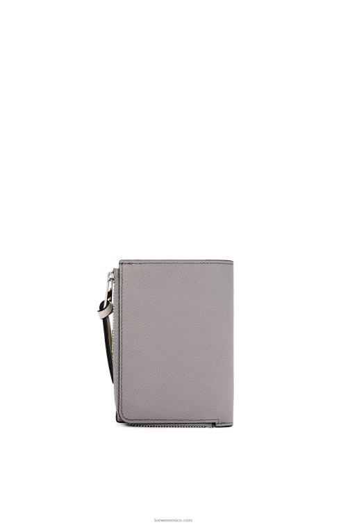 gris perla/verde pálido claro cartera plegable fina con cremallera de piel de becerro granulada suave Loewe R8J8Z1251 mujer