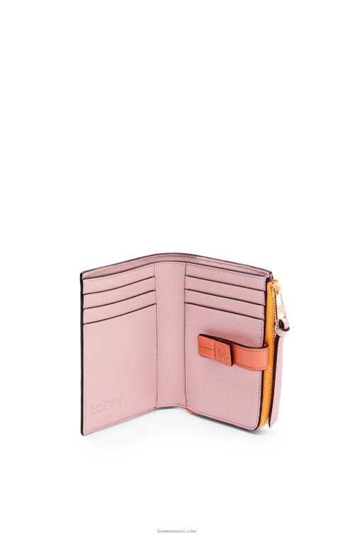 mandarina/arrecife de coral cartera plegable fina con cremallera de piel de becerro granulada suave Loewe R8J8Z1299 mujer
