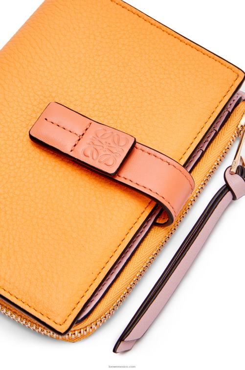 mandarina/arrecife de coral cartera plegable fina con cremallera de piel de becerro granulada suave Loewe R8J8Z1299 mujer