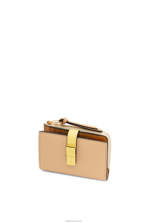 mantequilla/limón pálido cartera plegable fina con cremallera de piel de becerro granulada suave Loewe R8J8Z1265 mujer