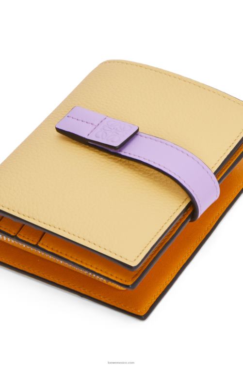 mantequilla oscura/malva cartera compacta con cremallera de suave piel de becerro granulada Loewe R8J8Z1268 mujer