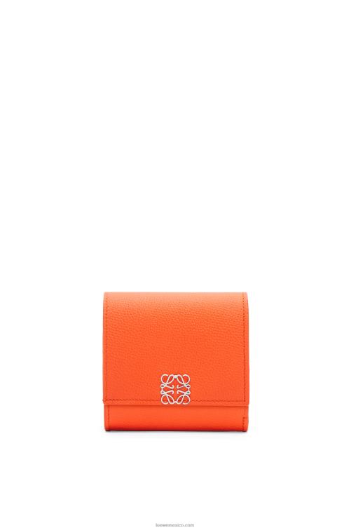 naranja cartera compacta con solapa anagram de piel de becerro granulada Loewe R8J8Z1294 mujer