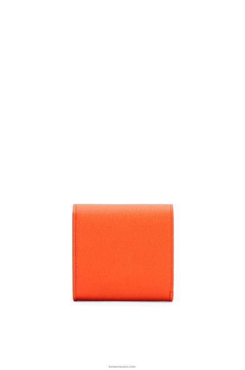 naranja cartera compacta con solapa anagram de piel de becerro granulada Loewe R8J8Z1294 mujer