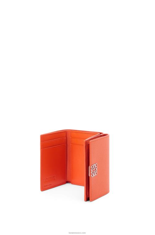 naranja cartera triple con anagrama de piel de becerro granulada Loewe R8J8Z1293 mujer