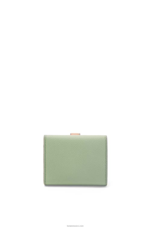 romero/bronceado cartera de tres pliegues en suave piel de becerro granulada Loewe R8J8Z1223 mujer
