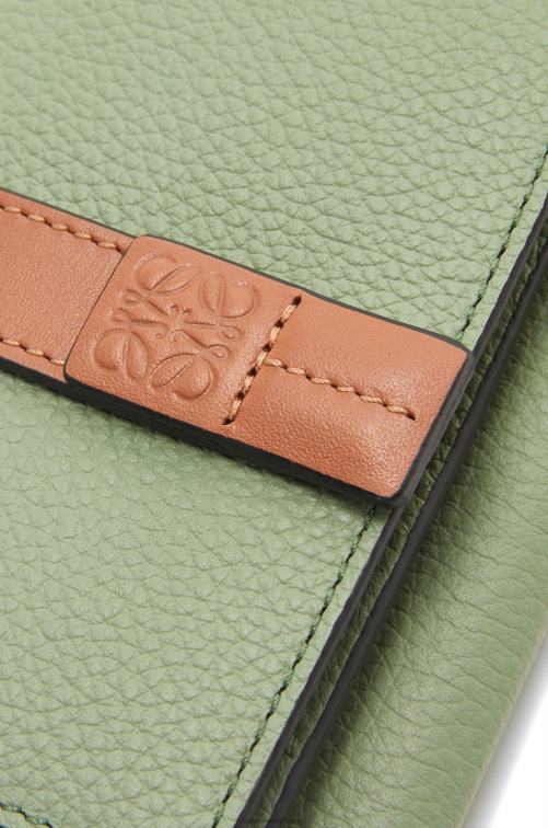 romero/bronceado cartera de tres pliegues en suave piel de becerro granulada Loewe R8J8Z1314 mujer