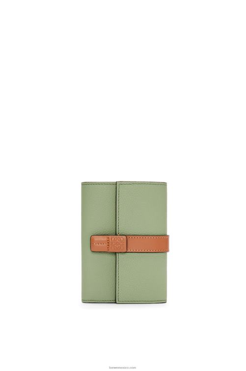 romero/bronceado cartera vertical pequeña de piel de becerro granulada suave Loewe R8J8Z1225 mujer
