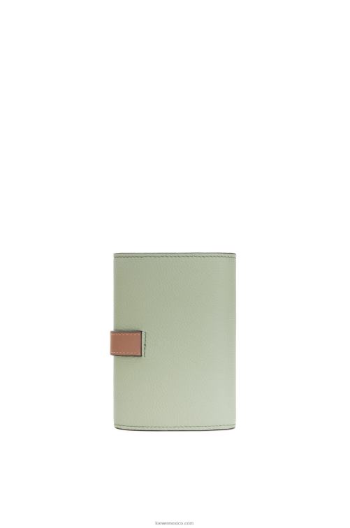 romero/bronceado cartera vertical pequeña de piel de becerro granulada suave Loewe R8J8Z1225 mujer