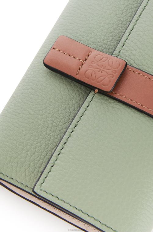 romero/bronceado cartera vertical pequeña de piel de becerro granulada suave Loewe R8J8Z1225 mujer