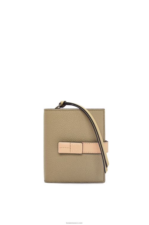 verde alcachofa/beige empolvado cartera compacta con cremallera de suave piel de becerro granulada Loewe R8J8Z1288 mujer