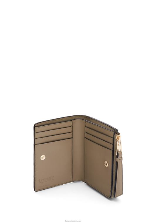 verde arcilla/mantequilla billetera plegable delgada puzzle en becerro clásico Loewe R8J8Z1258 mujer