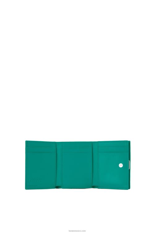 verde esmeralda cartera triple con anagrama de piel de becerro granulada Loewe R8J8Z1319 mujer