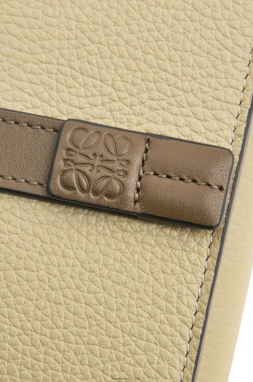 verde salvia/verde caqui oscuro cartera de tres pliegues en suave piel de becerro granulada Loewe R8J8Z1209 mujer