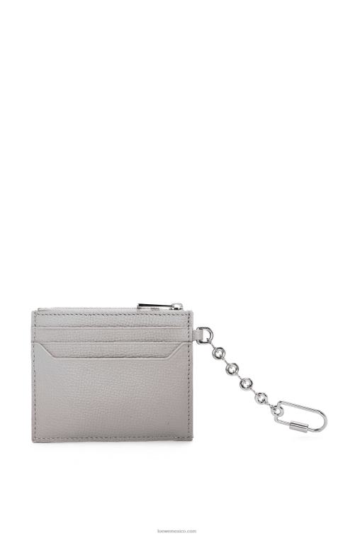 Perla gris tarjetero con llave cuadrada y anagrama de piel de becerro granulada Loewe R8J8Z1321 mujer