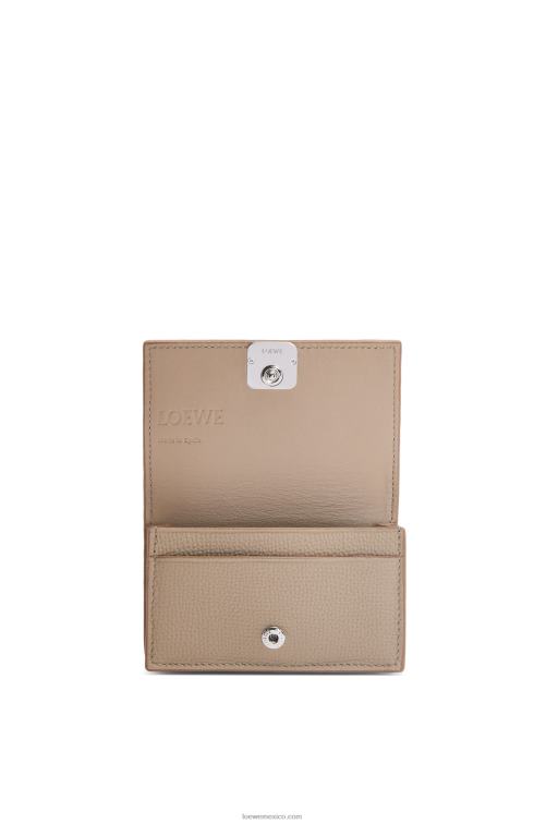 arena tarjetero con anagrama de piel de becerro granulada Loewe R8J8Z1351 mujer