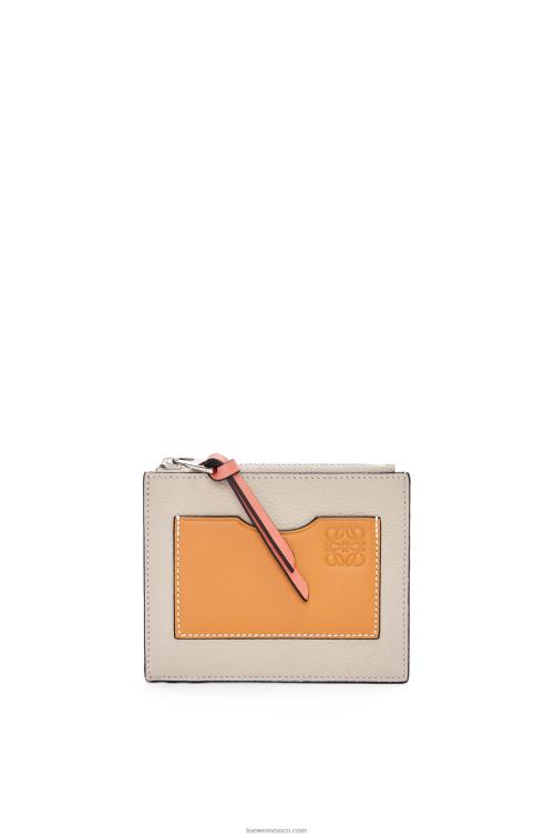 avena ligera/miel tarjetero grande con monedas de suave piel de becerro granulada Loewe R8J8Z1353 mujer