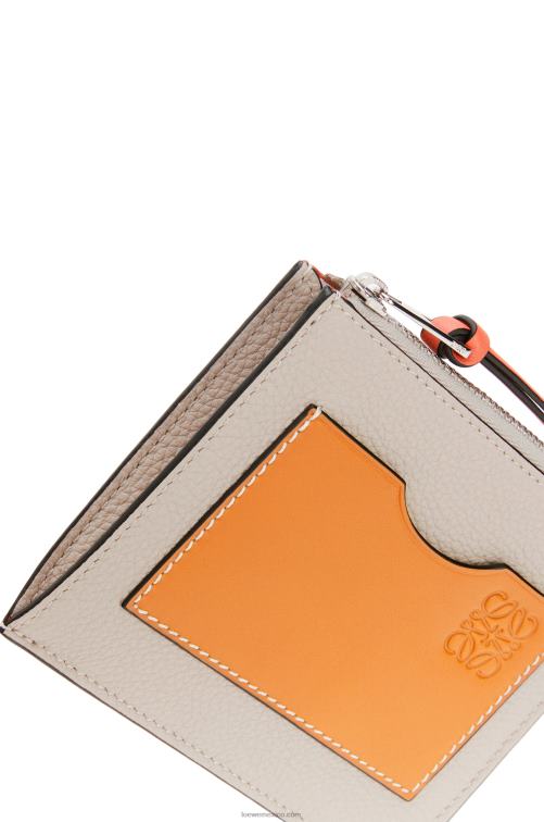 avena ligera/miel tarjetero grande con monedas de suave piel de becerro granulada Loewe R8J8Z1353 mujer